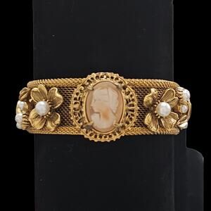 Vintage Florenza Shell Cameo Pearl Floral Mesh Gold Tone Bracelet 7" Long